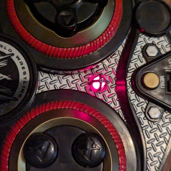 Jakks Games 2005 WWE Wrestling Plug and Play Video Game Controller Built in Game - Picture 6 of 7
